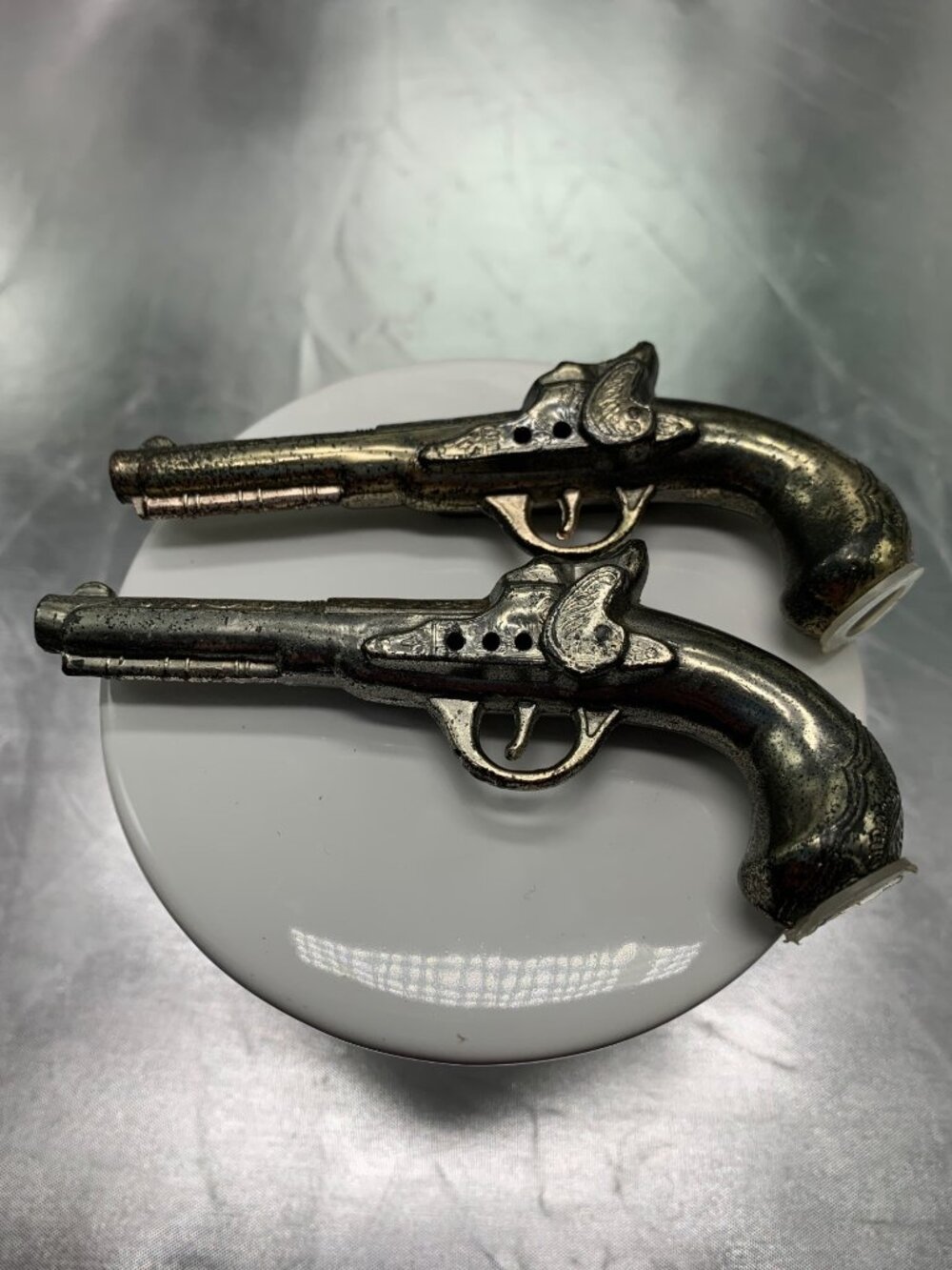 Antique Brass Miniature Decorative Flintlock Pistol Replica Salt & Pepper Shaker